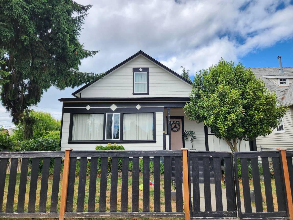 House for rent at 1746 4th St, Bremerton, WA 98337