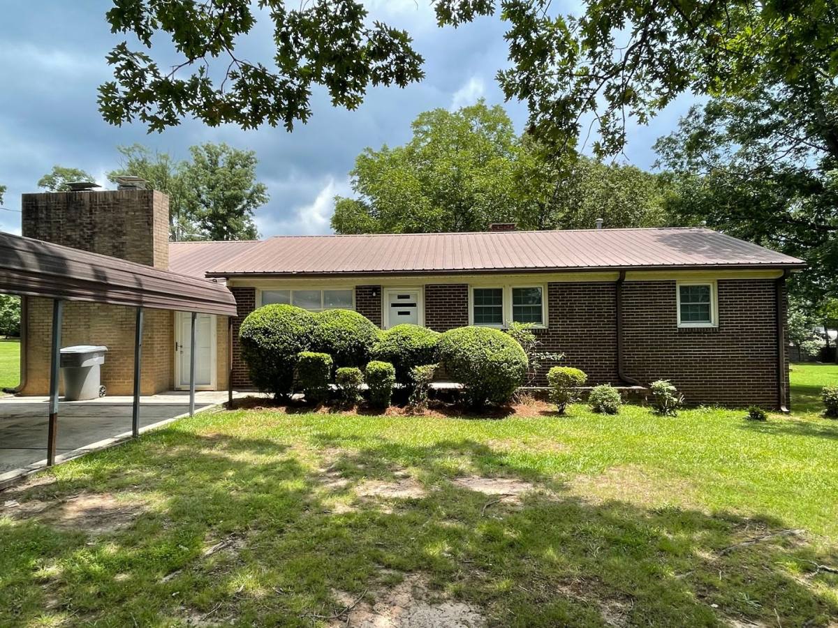 House for rent at 156 Gum St, Randleman, NC 27317