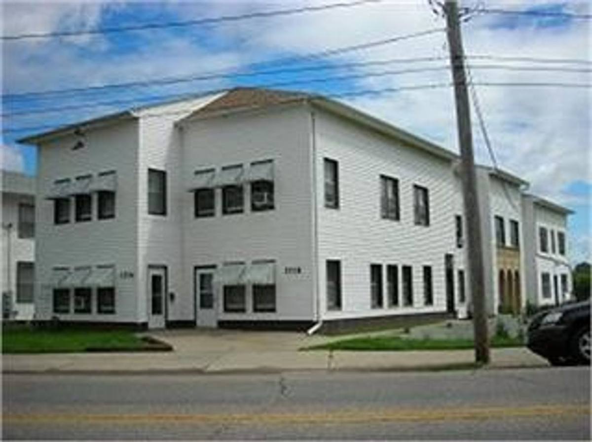 Apartment for rent at 1718 Morningside Ave, Sioux City, IA 51106