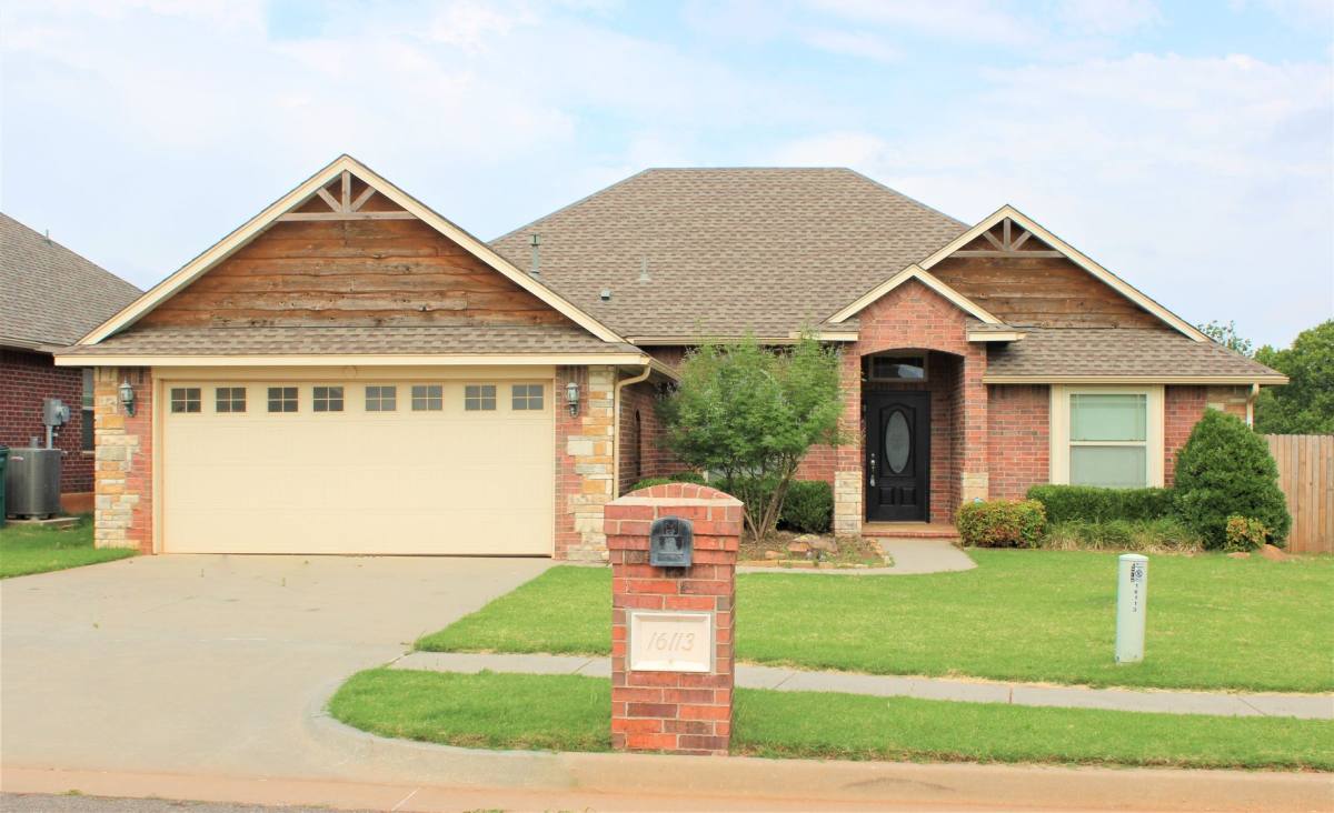 House for rent at 16113 Capulet Dr, Edmond, OK 73013