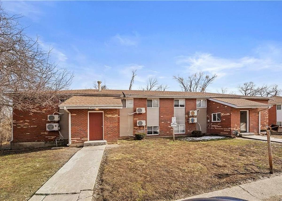 Apartment for rent at 4520 NW Brencrest Dr, Kansas City, MO 64168