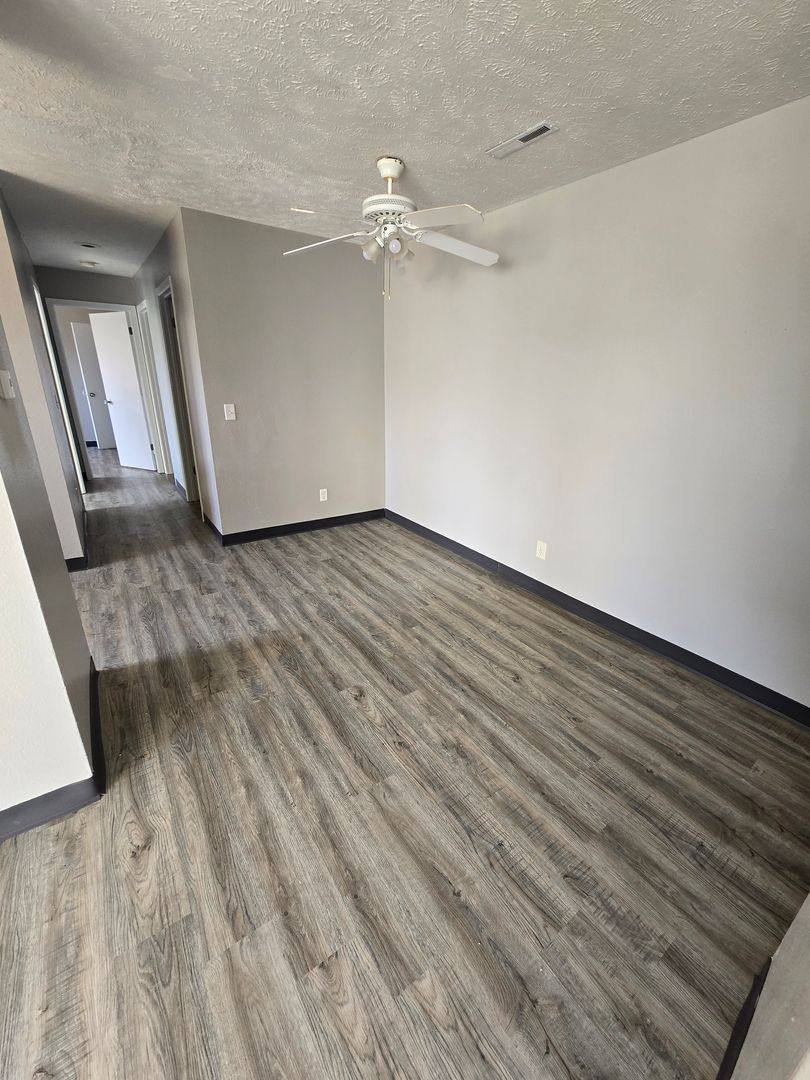 Apartment for rent at 7116 Hillandale Rd, Davenport, IA 52806