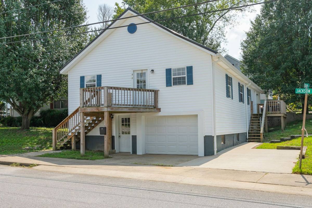 House for rent at 302 Jackson Ave, Carthage, TN 37030