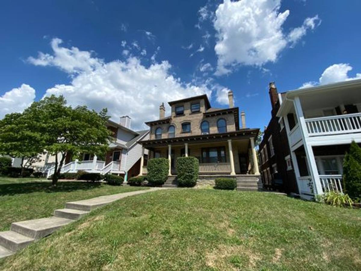 Apartment for rent at 1722 Summit St, Columbus, OH 43201