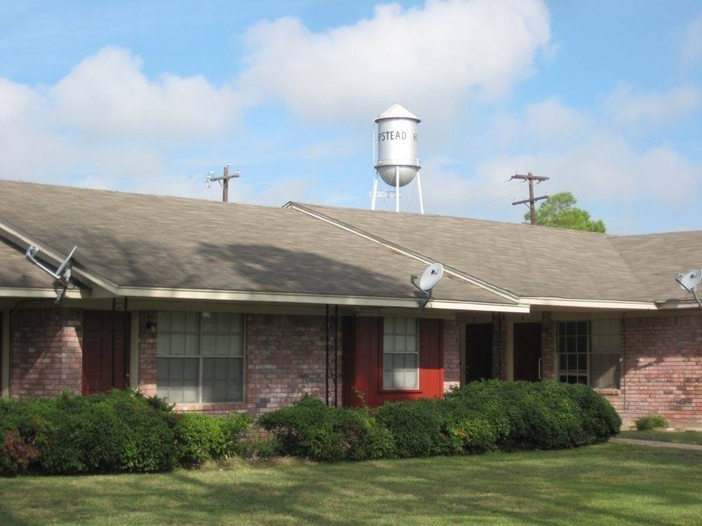 Apartment for rent at 1235 11th St, Hempstead, TX 77445