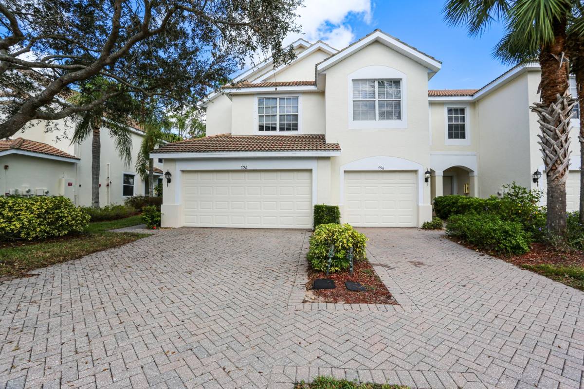 Townhouse for rent at 796 Hampton Circle, Naples, FL 34105