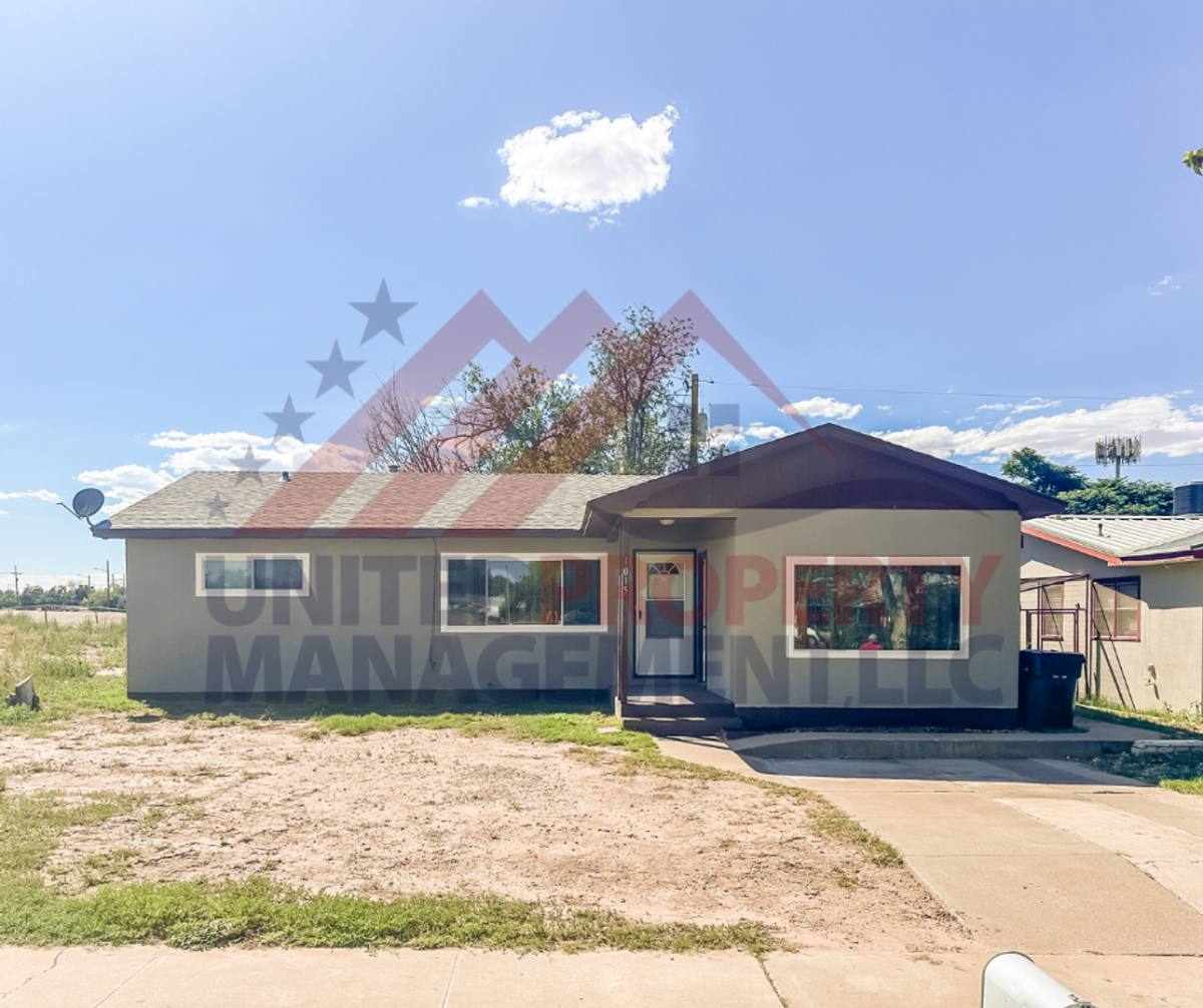 House for rent at 1015 Walter St, Carlsbad, NM 88220