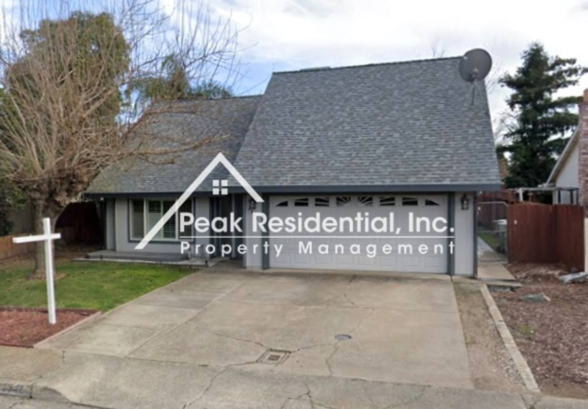 House for rent at 2342 S Whitney Blvd, Rocklin, CA 95677