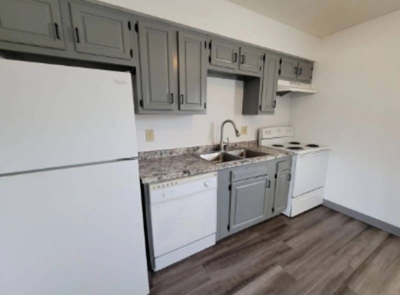 Apartment for rent at 110 Harbet Ave NW #2, Cedar Rapids, IA 52405