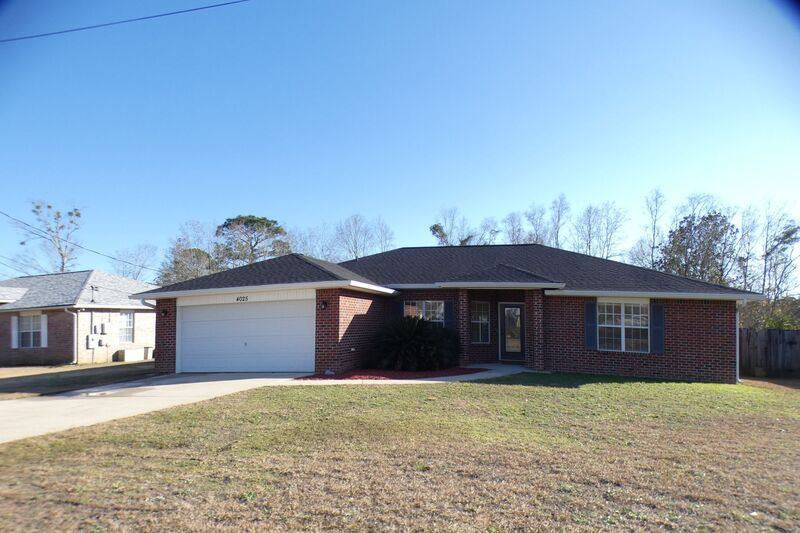 House for rent at 4025 Sheridan Dr, Milton, FL 32571