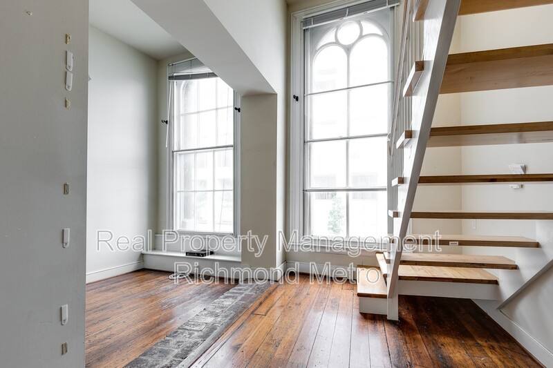 Apartment for rent at 1321 1 2 E Main St #208, Richmond, VA 23219