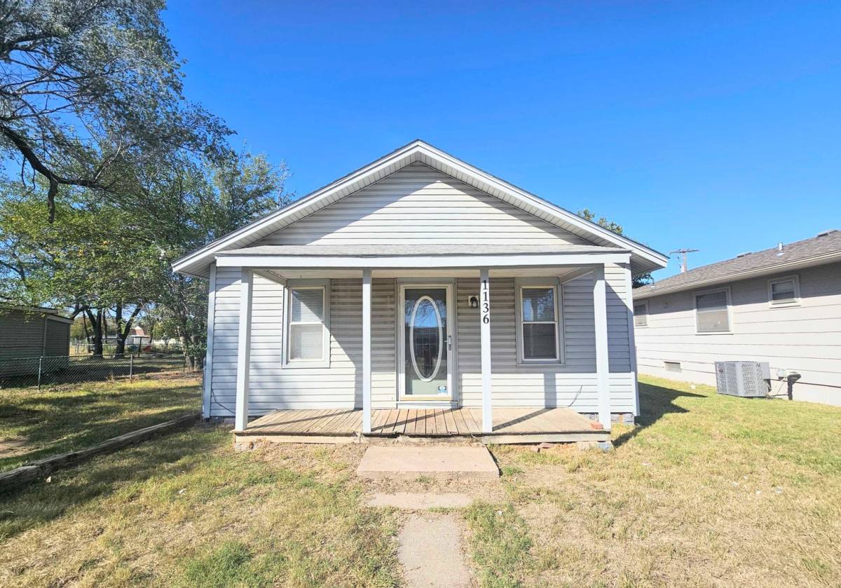 House for rent at 1136 E 7th Ave, Hutchinson, KS 67501