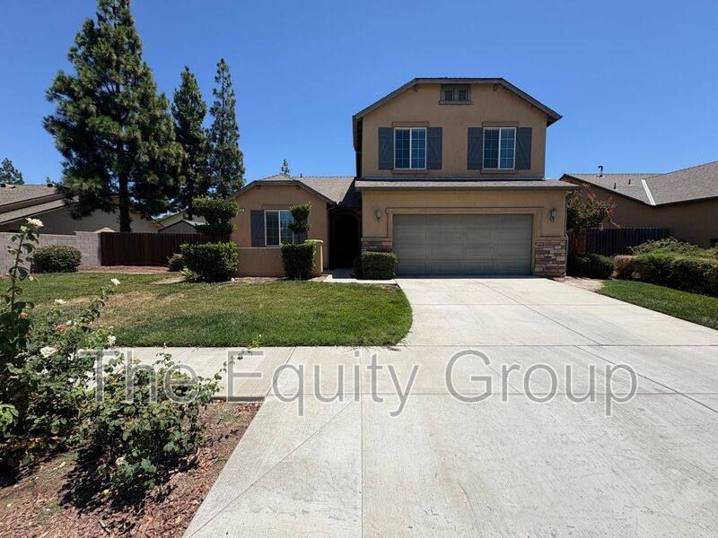 House for rent at 914 Legend Dr, Lemoore, CA 93245