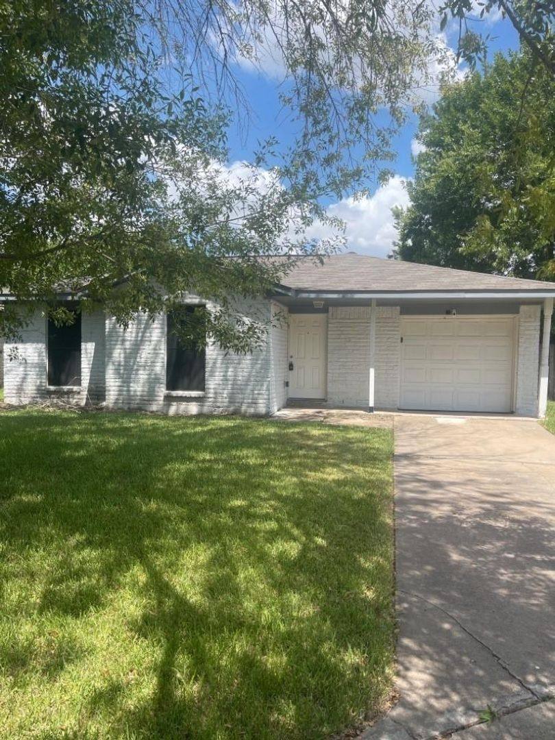 House for rent at 12811 Roandale Dr, Houston, TX 77048