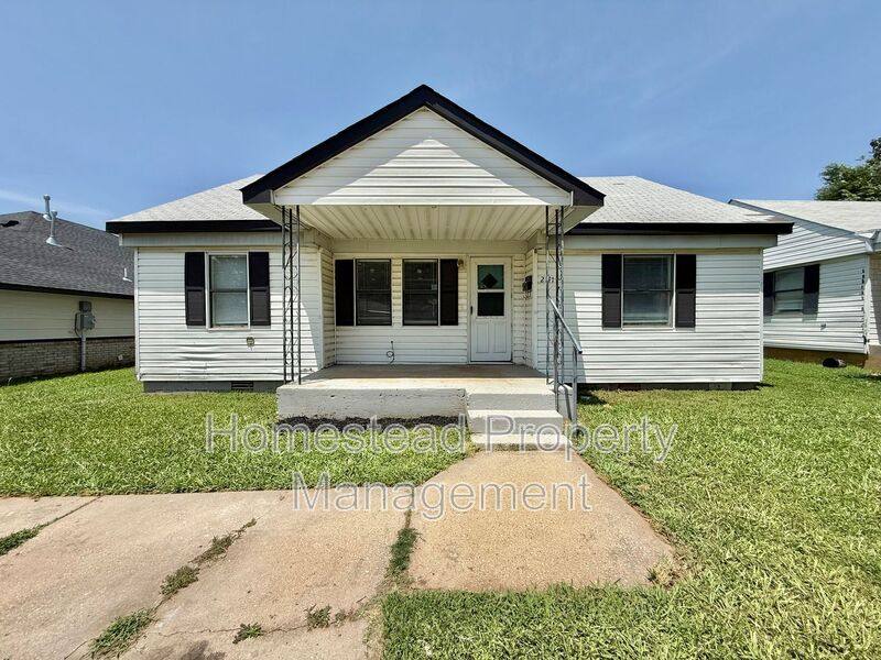 House for rent at 2141 SW 45th St, Oklahoma City, OK 73119