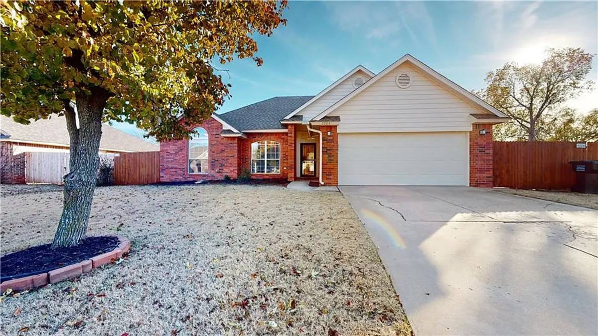House for rent at 2204 Mark Rd, Edmond, OK 73003