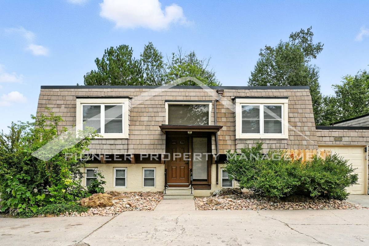 House for rent at 9545 E Chenango Ave, Englewood, CO 80111