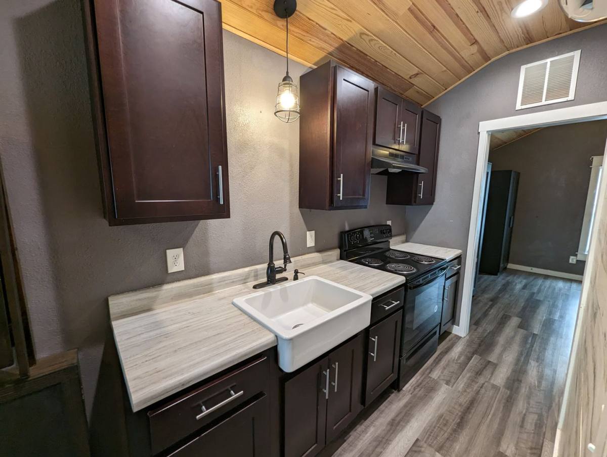 Townhouse for rent at 113 Robinson St, Sulphur Rock, AR 72579