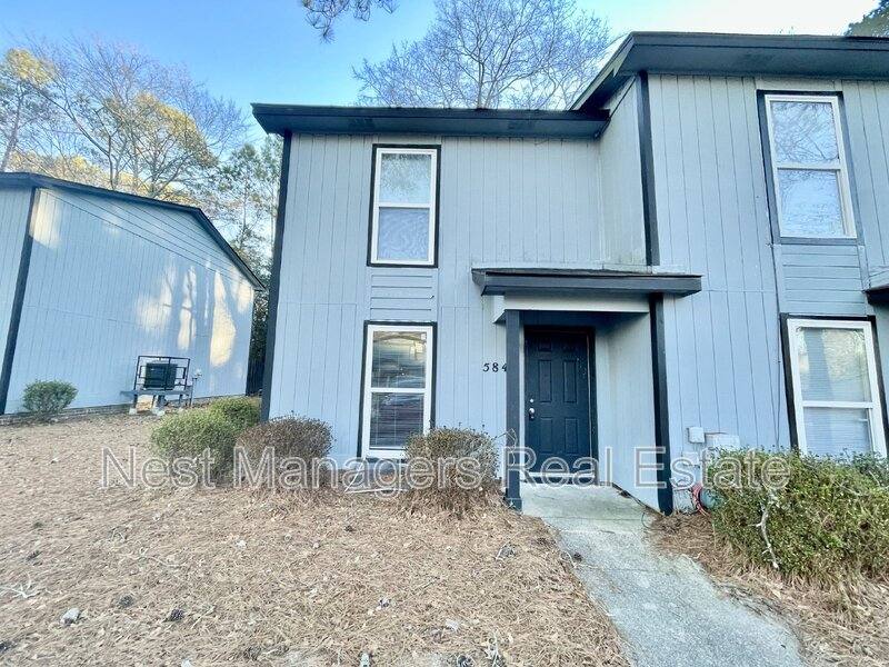 Townhouse for rent at 5846 Aftonshire Dr, Fayetteville, NC 28304