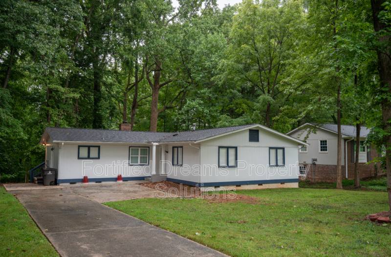 House for rent at 312 Foxcroft Dr, Winston Salem, NC 27103