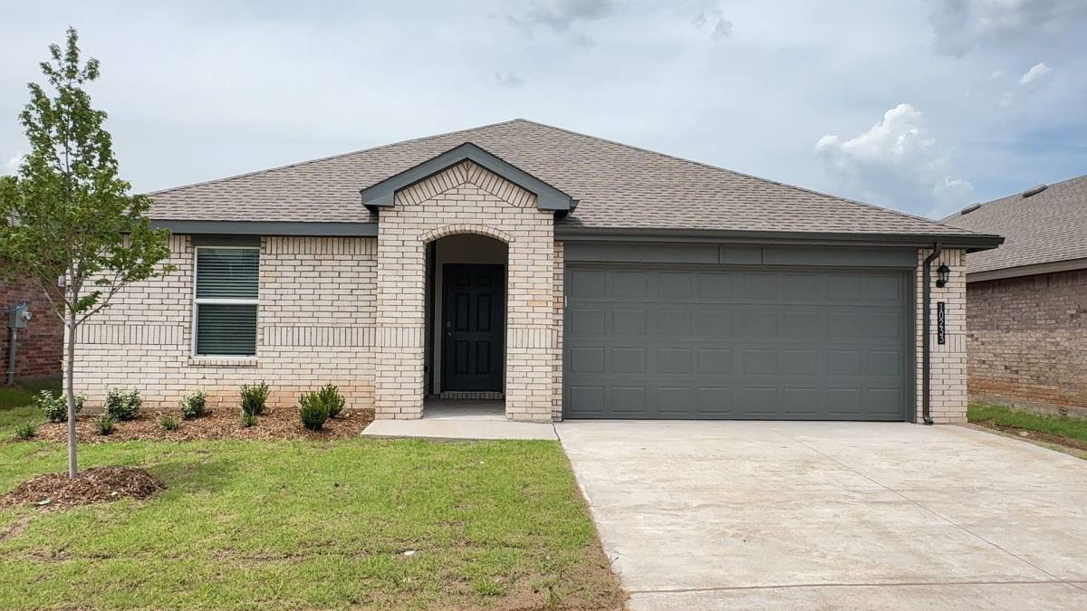 House for rent at 10233 NW 28th St, Yukon, OK 73099