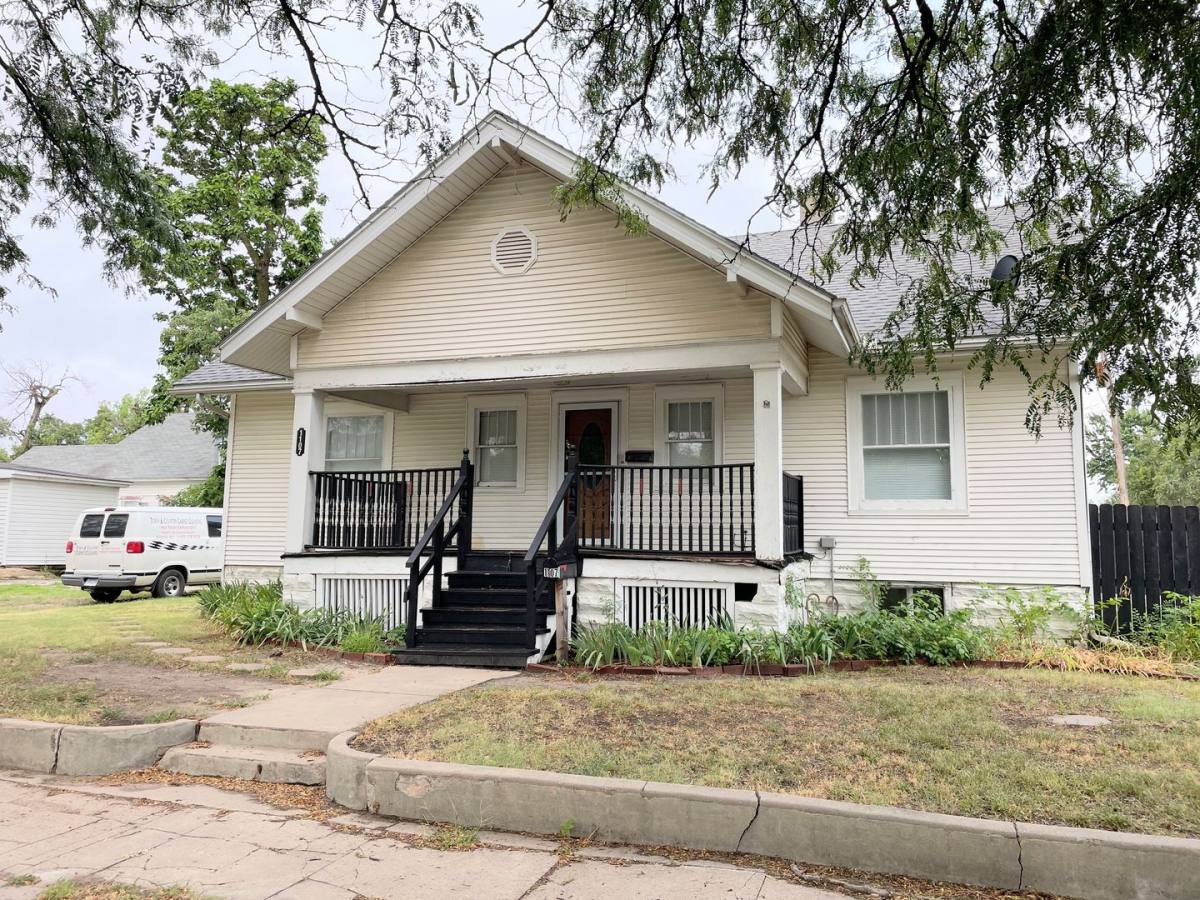 1107 N Washington, Hutchinson, KS 67501