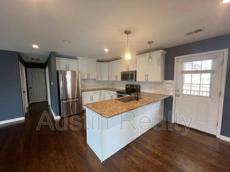 Apartment for rent at 6270 Nottingham Ave, Saint Louis, MO 63109