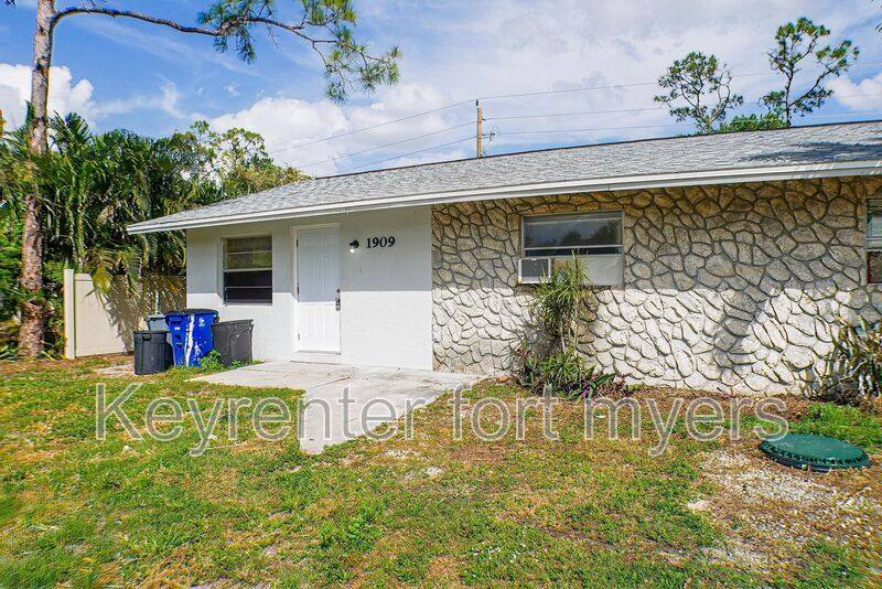 Apartment for rent at 19091 Holly Rd, Fort Myers, FL 33967