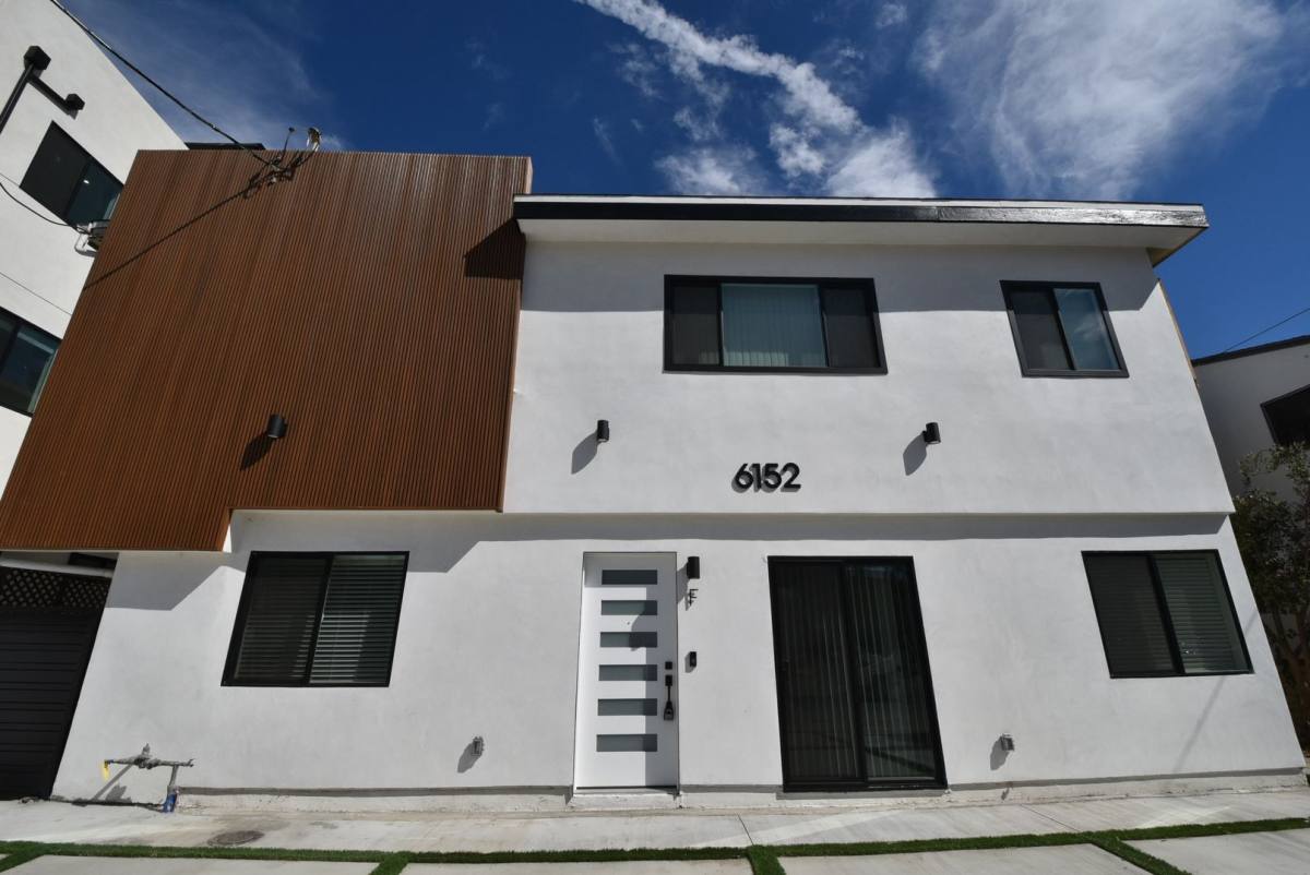 Apartment for rent at 6152 Woodman Ave, Van Nuys, CA 91401