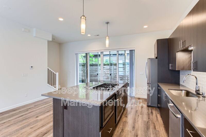 Townhouse for rent at 5745 N Michigan Ave, Portland, OR 97217
