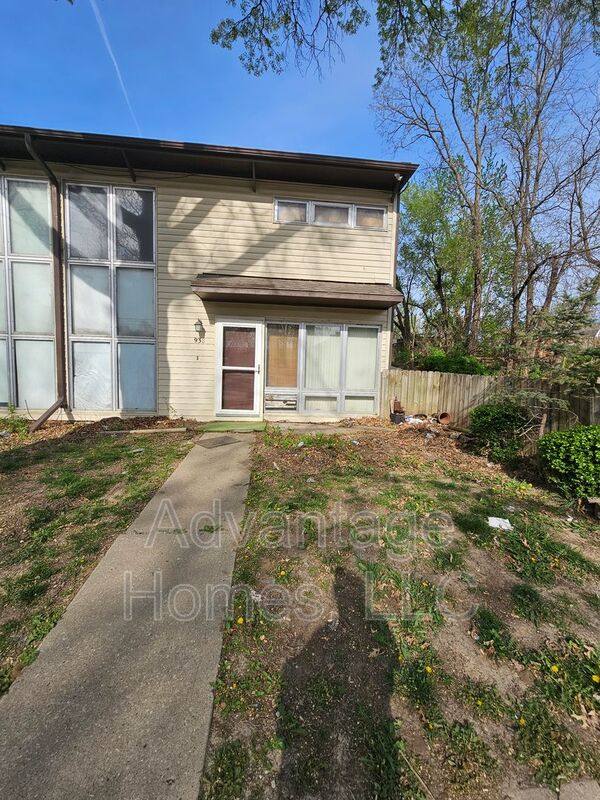 Townhouse for rent at 938 N 71st St, Kansas City, KS 66112