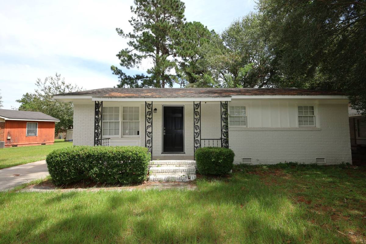 House for rent at 1109 Dunwoody Dr, Valdosta, GA 31601