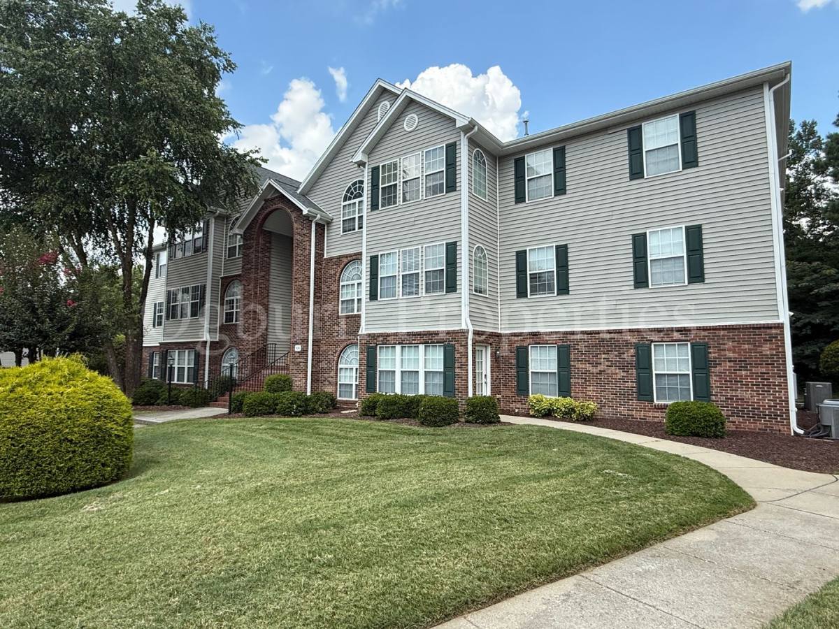 House for rent at 324 Scholastic Court, Winston Salem, NC 27106