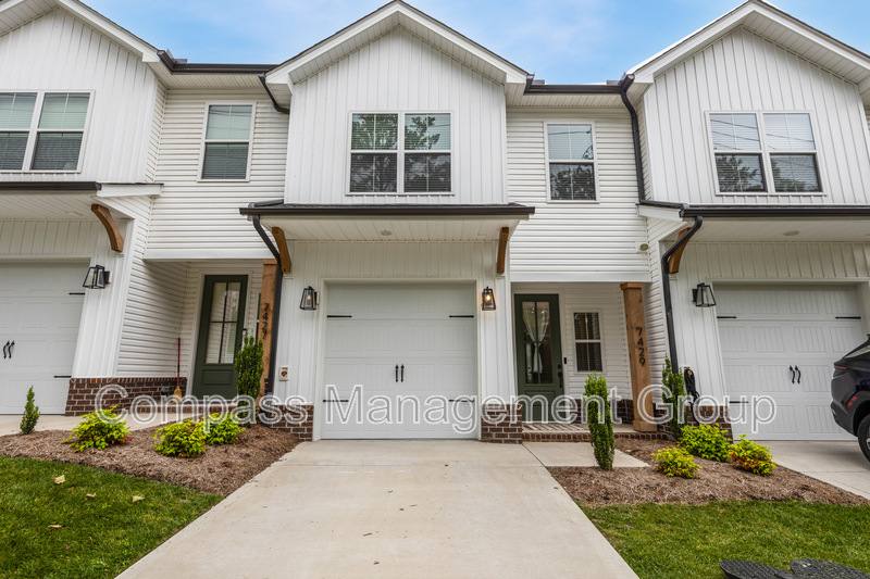 Townhouse for rent at 7429 Thomas Lane, Knoxville, TN 37918