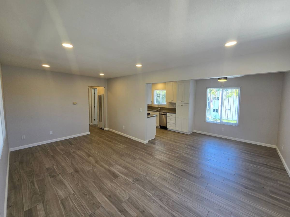 Apartment for rent at 1318 Alabama St, Huntington Beach, CA 92648