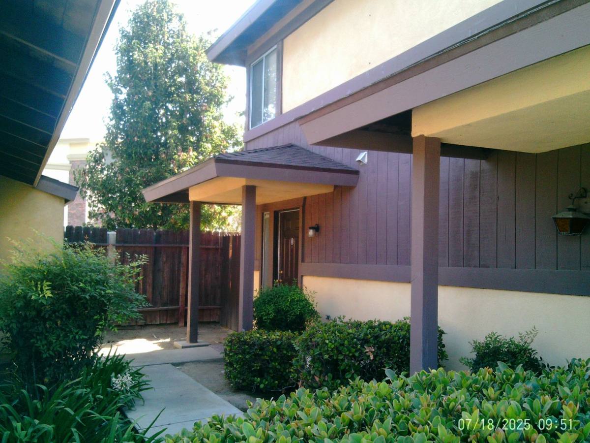 Apartment for rent at 1818 Hasti Acres Dr, Bakersfield, CA 93309