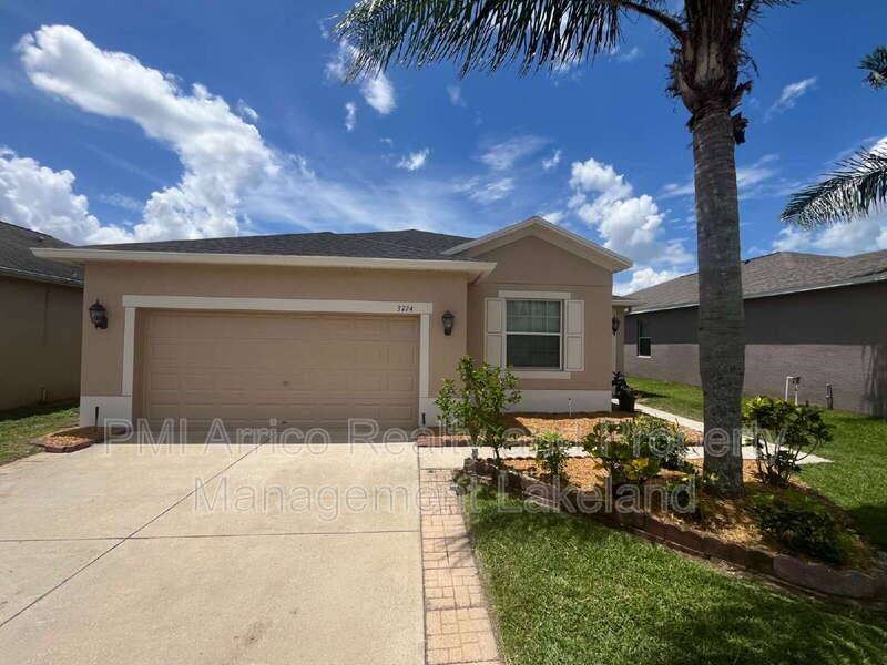 House for rent at 3774 Hampton Hills Dr, Lakeland, FL 33810