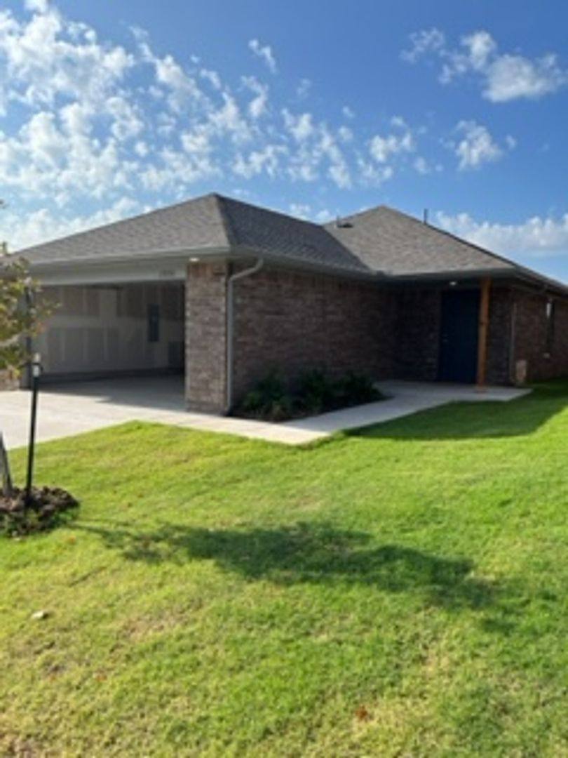 House for rent at 2920 NW 195th St, Edmond, OK 73012
