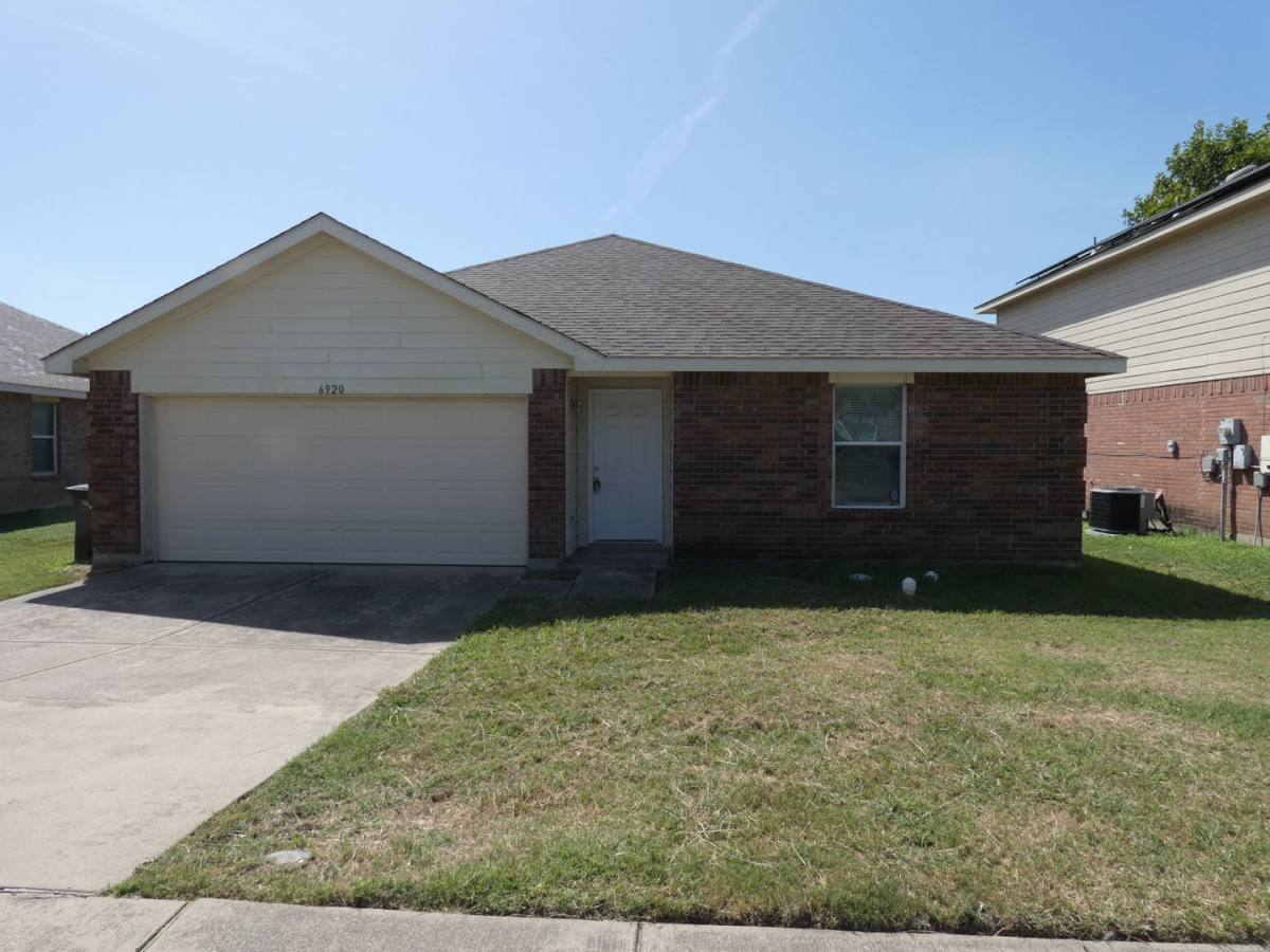 House for rent at 6920 Meadow Way Lane, Fort Worth, TX 76179