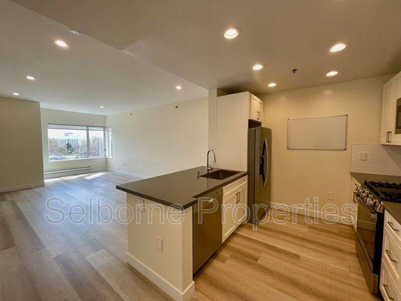 Apartment for rent at 1401 Jackson St #304, Oakland, CA 94612