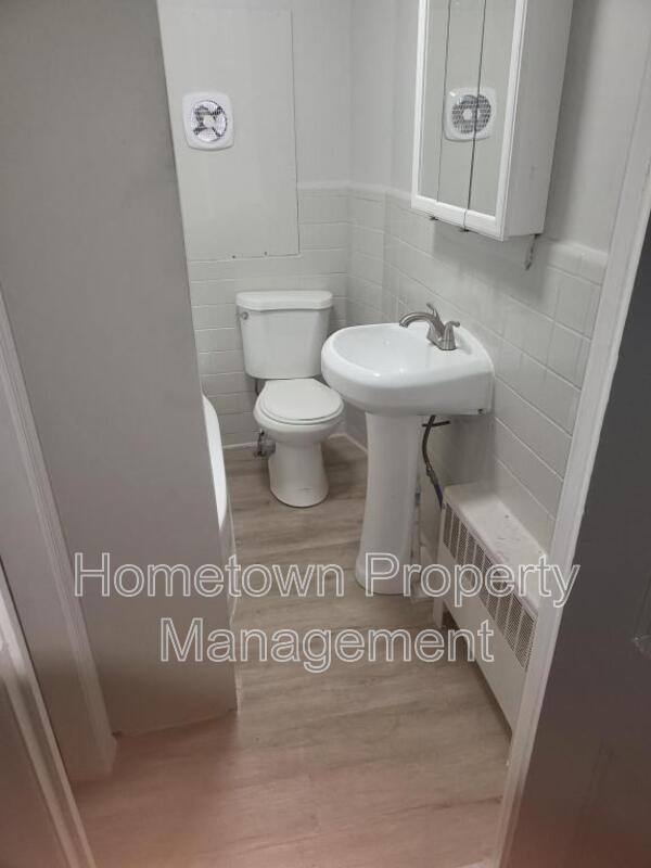 House for rent at 338 W 2nd St, Waynesboro, PA 17268