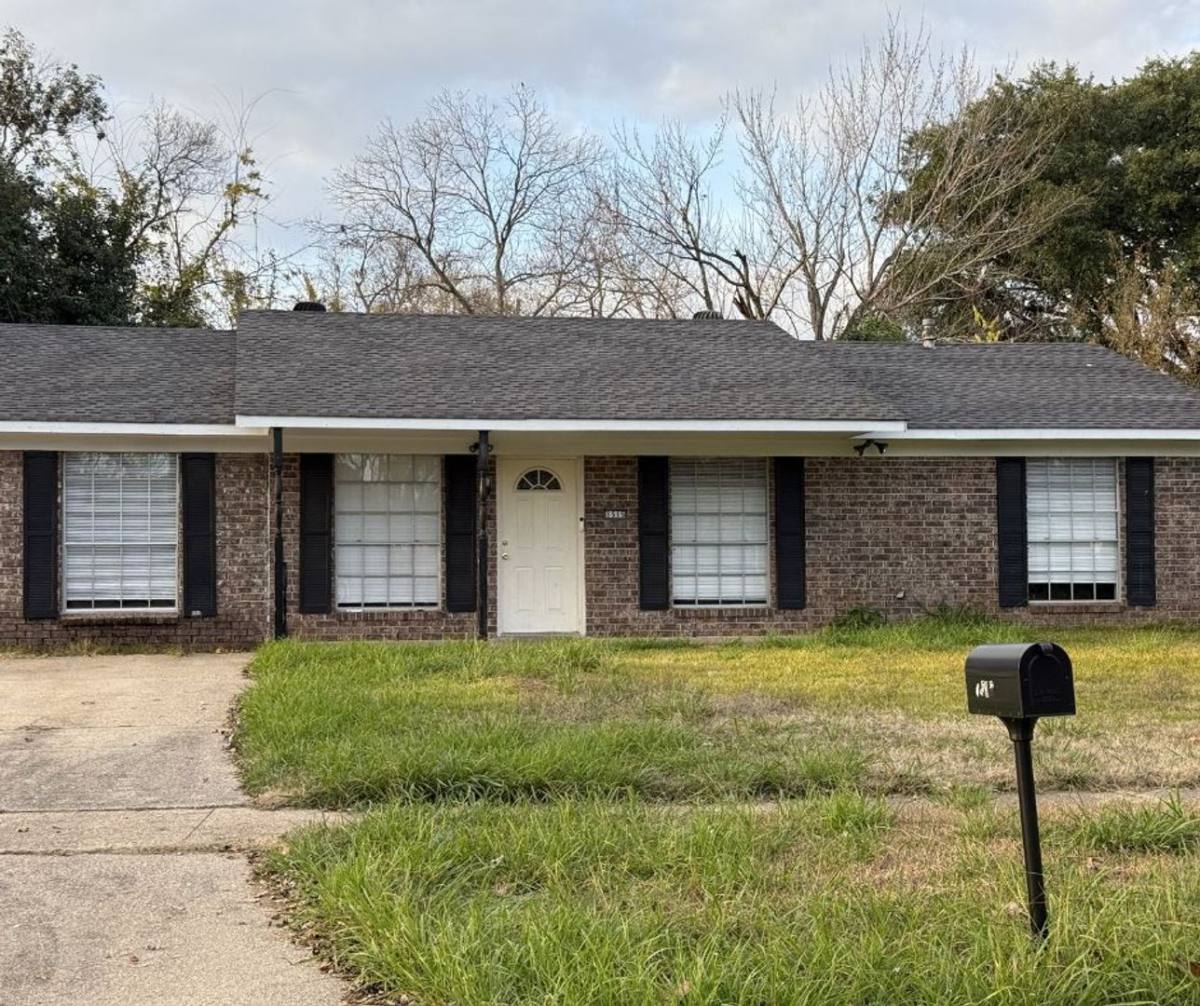 House for rent at 1515 Fox St, Bossier City, LA 71112