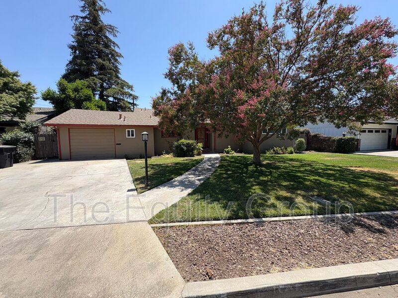 House for rent at 1505 W Laurel Ave, Visalia, CA 93277