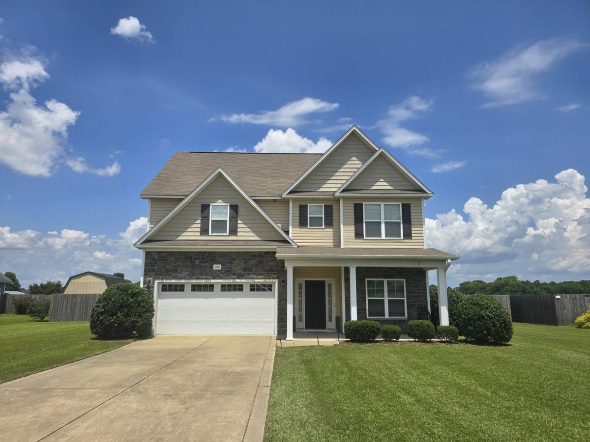 House for rent at 3599 Thrower Rd, Hope Mills, NC 28348