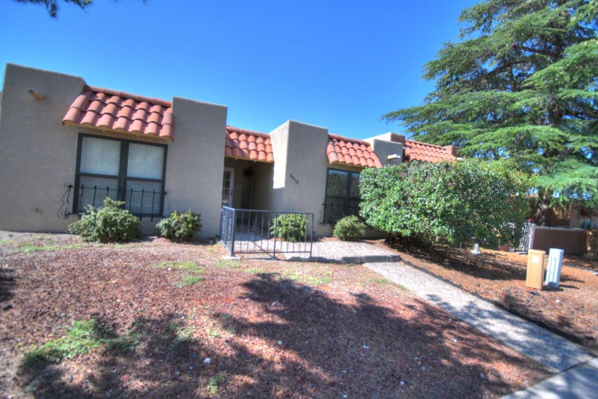 Townhouse for rent at 8912 Spain Rd NE, Albuquerque, NM 87111