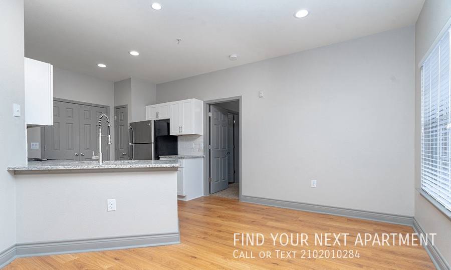 Apartment for rent at 8308 W Hausman Rd, San Antonio, TX 78249