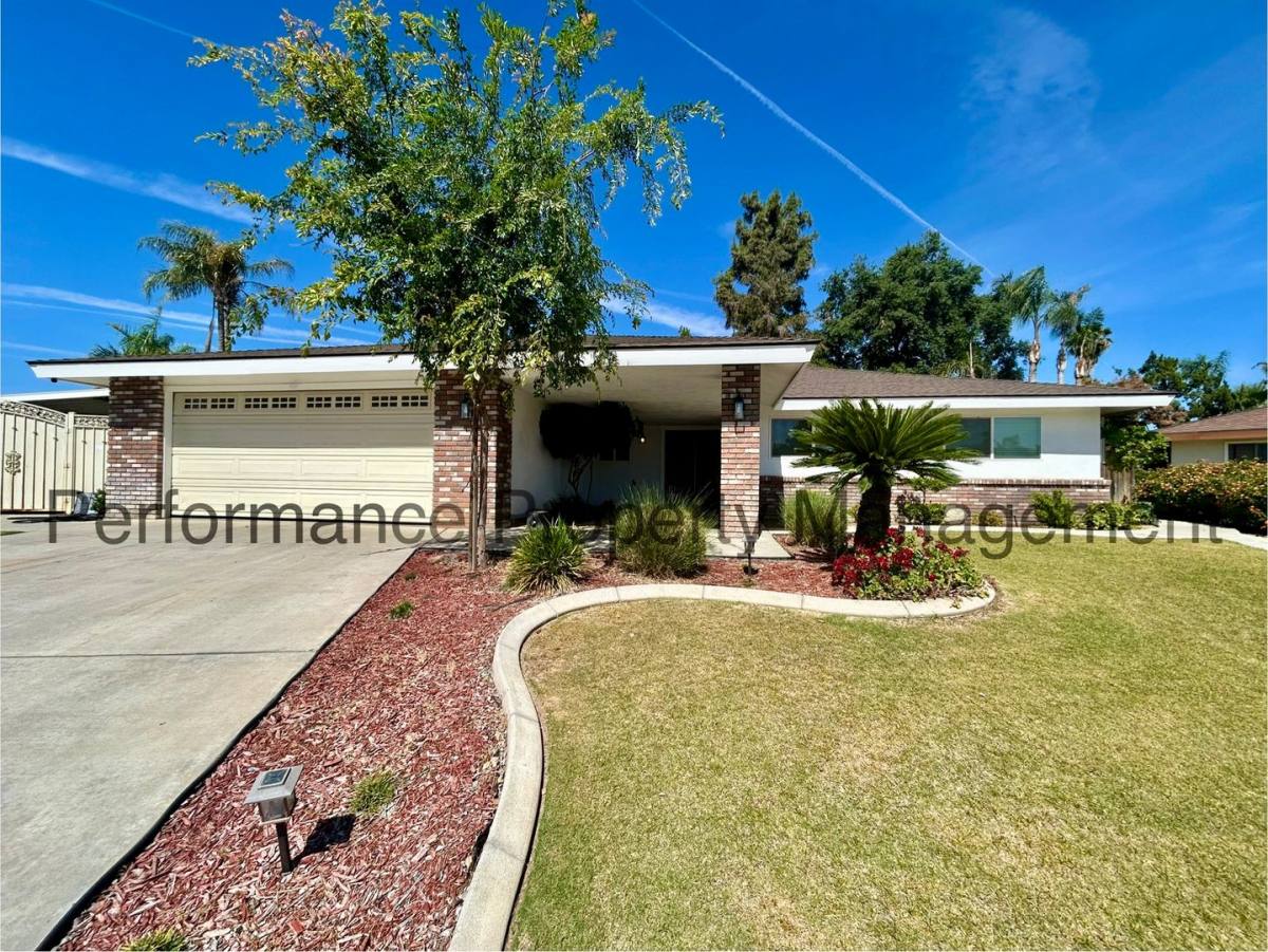 House for rent at 2705 Carlisle Court, Bakersfield, CA 93309