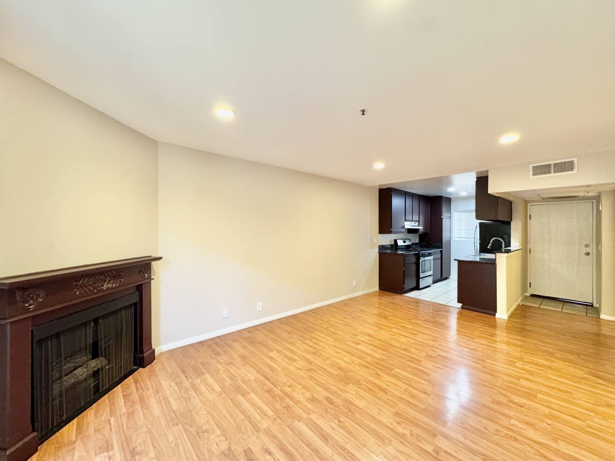 Apartment for rent at 8722 Burton Way, Los Angeles, CA 90048