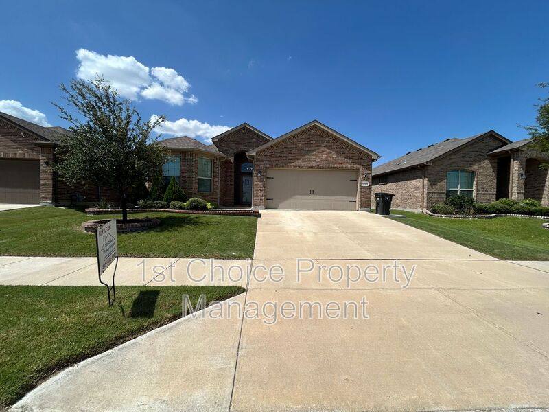 House for rent at 1105 Spanish Needle Trail, Fort Worth, TX 76131