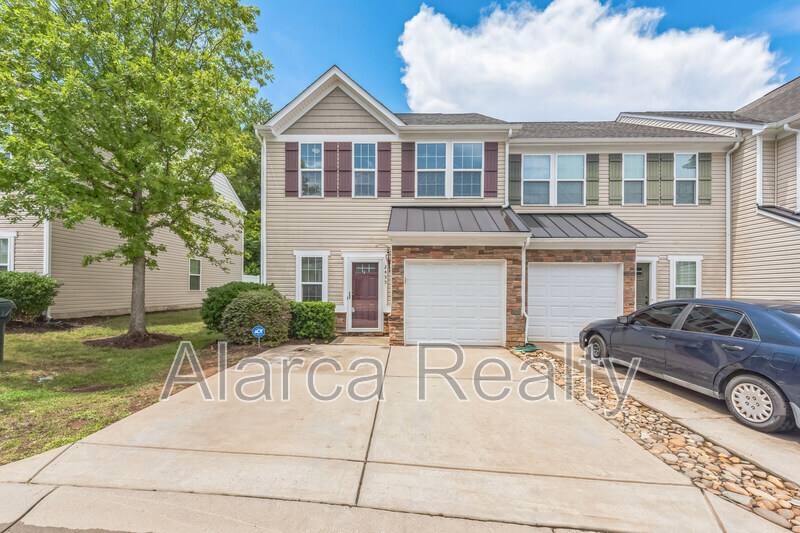 Townhouse for rent at 2455 Silverthorn Dr #1049, Charlotte, NC 28273